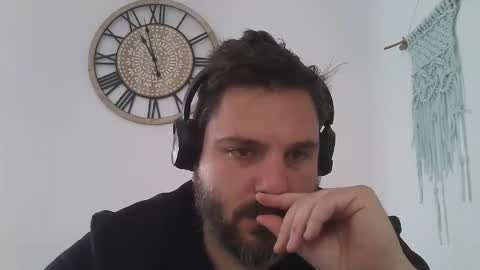 Snapshot of bruce_wayne34 chatting on March 17, 9:56 am Bruce Wayne online show from March 17, 9:56 am