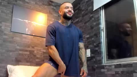 brucedallas online show from October 30, 1:07 am