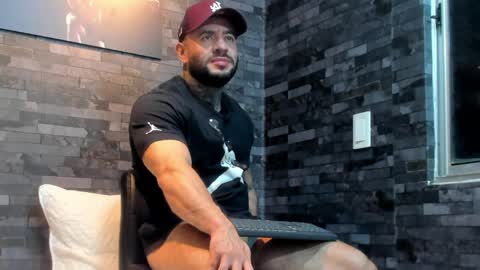 brucedallas online show from April 4, 12:09 am