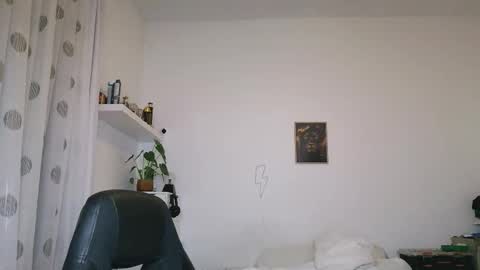 Snapshot of brucemf chatting on October 31, 6:31 pm Bruce online show from October 31, 6:31 pm