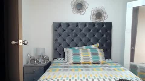 Snapshot of brunette_sex718203 chatting on September 23, 3:09 am Violetta online show from September 23, 3:09 am