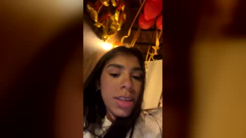 Snapshot of brunetteadams001 chatting on January 7, 3:42 am SARAH online show from January 7, 3:42 am