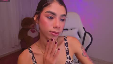 Snapshot of brunetteadams001 chatting on February 8, 4:38 am SARAH online show from February 8, 4:38 am