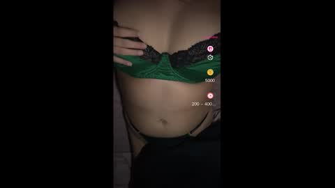 Snapshot of brunettebaddie99 chatting on December 17, 8:09 am Brunettebaddie99 online show from December 17, 8:09 am