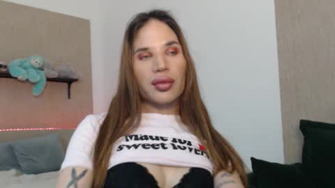 Snapshot of brunettesurprise chatting on January 9, 5:26 pm Luna online show from January 9, 5:26 pm