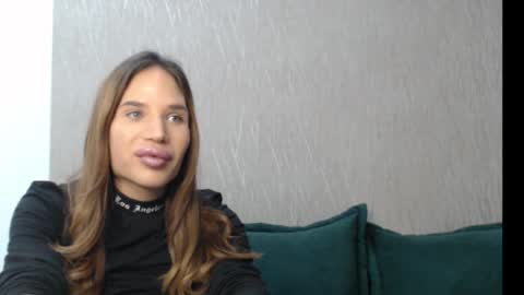 Snapshot of brunettesurprise chatting on January 14, 5:07 pm Luna online show from January 14, 5:07 pm