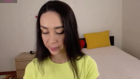 Snapshot of brunettgirl_ chatting on December 4, 7:06 am Ellis online show from December 4, 7:06 am