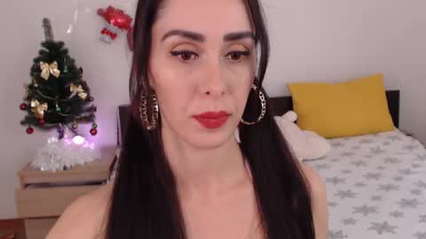 Snapshot of brunettgirl_ chatting on December 17, 8:20 am Ellis online show from December 17, 8:20 am