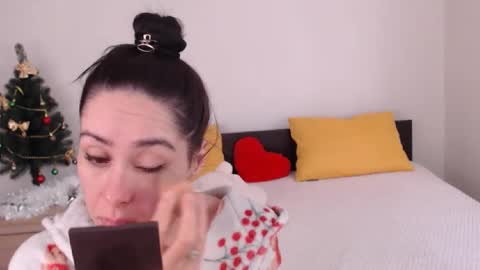 Snapshot of brunettgirl_ chatting on January 13, 7:24 am Ellis online show from January 13, 7:24 am