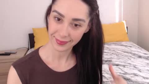 Snapshot of brunettgirl_ chatting on February 4, 7:03 am Ellis online show from February 4, 7:03 am