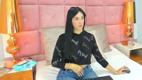 Snapshot of brunnygill chatting on January 3, 7:18 pm Brunny Gill online show from January 3, 7:18 pm
