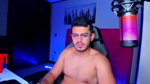 Snapshot of bruno_diaz31 chatting on December 17, 2:11 pm Bruno online show from December 17, 2:11 pm