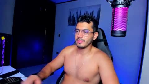 Snapshot of bruno_diaz31 chatting on December 24, 3:05 am Bruno online show from December 24, 3:05 am