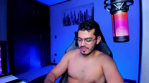 Snapshot of bruno_diaz31 chatting on December 28, 3:58 am Bruno online show from December 28, 3:58 am