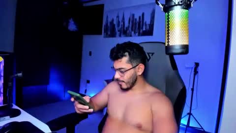 Snapshot of bruno_diaz31 chatting on February 3, 7:18 am Bruno online show from February 3, 7:18 am