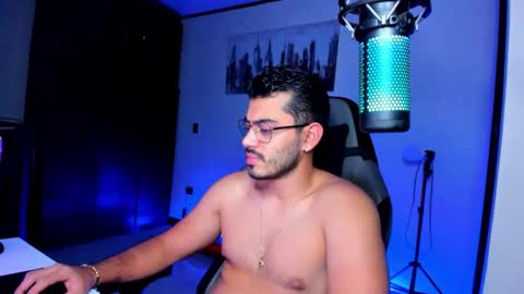 Snapshot of bruno_diaz31 chatting on February 12, 8:29 pm Bruno online show from February 12, 8:29 pm