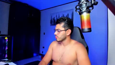 Snapshot of bruno_diaz31 chatting on February 19, 12:00 pm Bruno online show from February 19, 12:00 pm