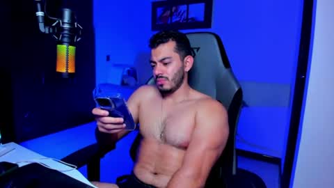 Snapshot of bruno_diaz31 chatting on June 24, 5:28 am Bruno online show from June 24, 5:28 am