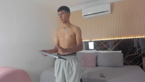 Snapshot of bruno_fox_ chatting on July 8, 8:13 pm Bruno online show from July 8, 8:13 pm