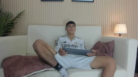 Snapshot of bruno_fox_ chatting on July 9, 8:02 pm Bruno online show from July 9, 8:02 pm