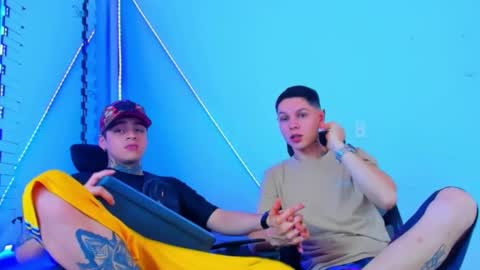 Snapshot of bruno_wild chatting on October 12, 3:49 am Bruno wild online show from October 12, 3:49 am