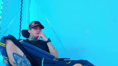 Snapshot of bruno_wild chatting on October 12, 6:51 pm Bruno wild online show from October 12, 6:51 pm