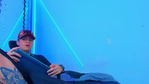 Snapshot of bruno_wild chatting on October 15, 1:50 am Bruno wild online show from October 15, 1:50 am