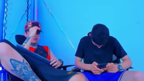 Snapshot of bruno_wild chatting on October 17, 12:36 am Bruno wild online show from October 17, 12:36 am