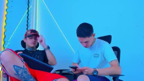 Snapshot of bruno_wild chatting on October 20, 1:28 am Bruno wild online show from October 20, 1:28 am