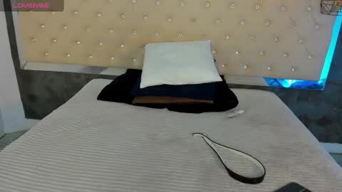 brunoorangel online show from February 28, 11:45 pm