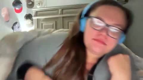 Snapshot of brwneyedbbw chatting on January 18, 5:33 am Desiree online show from January 18, 5:33 am