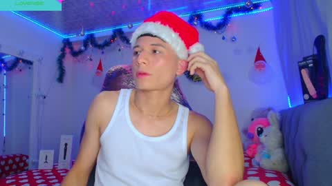 BRYAM INDEPENDENT MODEL online show from December 21, 3:25 am