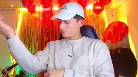 Snapshot of bryam_hot chatting on September 20, 1:17 am BRYAM INDEPENDENT MODEL online show from September 20, 1:17 am