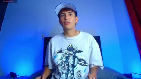 Snapshot of bryam_hot chatting on November 2, 2:14 am BRYAM INDEPENDENT MODEL online show from November 2, 2:14 am