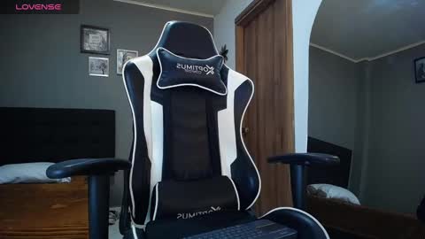 bryan_oficials online show from December 24, 6:44 am