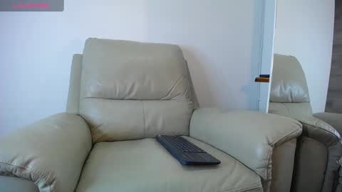 bryan_oficials online show from January 29, 4:58 am