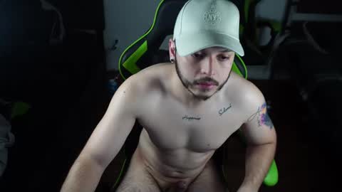 Snapshot of bryanncan01 chatting on December 15, 7:10 pm Bryannsex online show from December 15, 7:10 pm