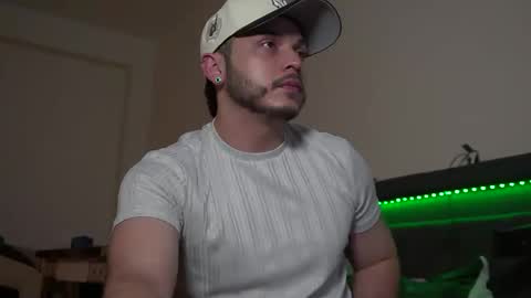 Snapshot of bryanncan01 chatting on February 22, 5:19 am Bryannsex online show from February 22, 5:19 am