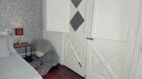 Bryhanna  online show from June 25, 5:12 am