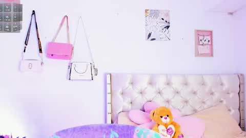 Snapshot of bryonny_ chatting on February 12, 6:51 pm Carly online show from February 12, 6:51 pm