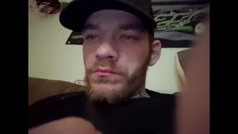 Snapshot of btown3095 chatting on January 17, 6:40 am btown3095 online show from January 17, 6:40 am