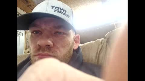 Snapshot of btown3095 chatting on March 21, 3:33 am btown3095 online show from March 21, 3:33 am