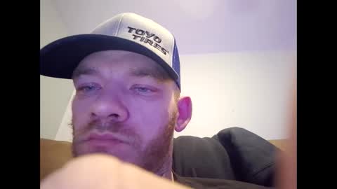 Snapshot of btown3095 chatting on March 29, 5:07 am btown3095 online show from March 29, 5:07 am