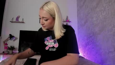 Snapshot of bubbalooooo chatting on October 24, 9:33 pm Bubbalo online show from October 24, 9:33 pm