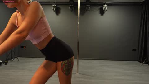 Bubble  gum  online show from November 15, 8:05 pm