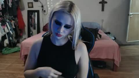 Snapshot of bubblebut11 chatting on November 25, 4:45 am Isabella but call me isa online show from November 25, 4:45 am