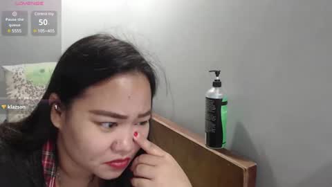 Snapshot of bubblebuttpinay chatting on February 20, 3:23 am Sunshine online show from February 20, 3:23 am