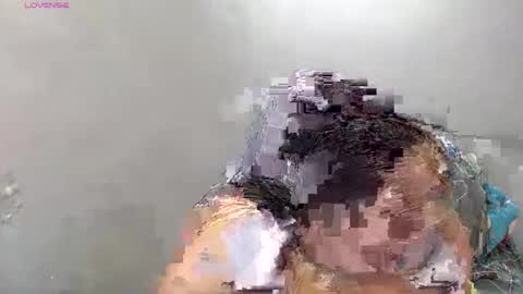 Snapshot of bubblebuttpinay chatting on September 10, 2:33 am Sunshine online show from September 10, 2:33 am