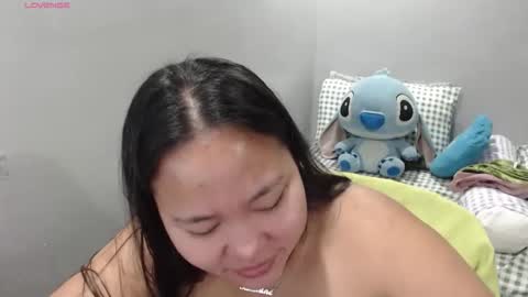 Snapshot of bubblebuttpinay chatting on October 12, 2:32 am Sunshine online show from October 12, 2:32 am