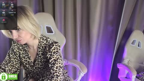 bubbling_crush online show from December 22, 8:27 am